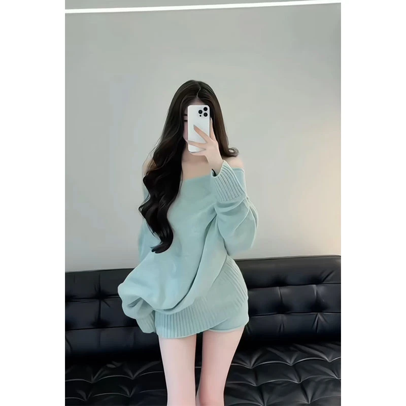 慵懒软糯蝙蝠袖斜肩毛衣针织衫女秋季温柔套装休闲直筒短裤两件套