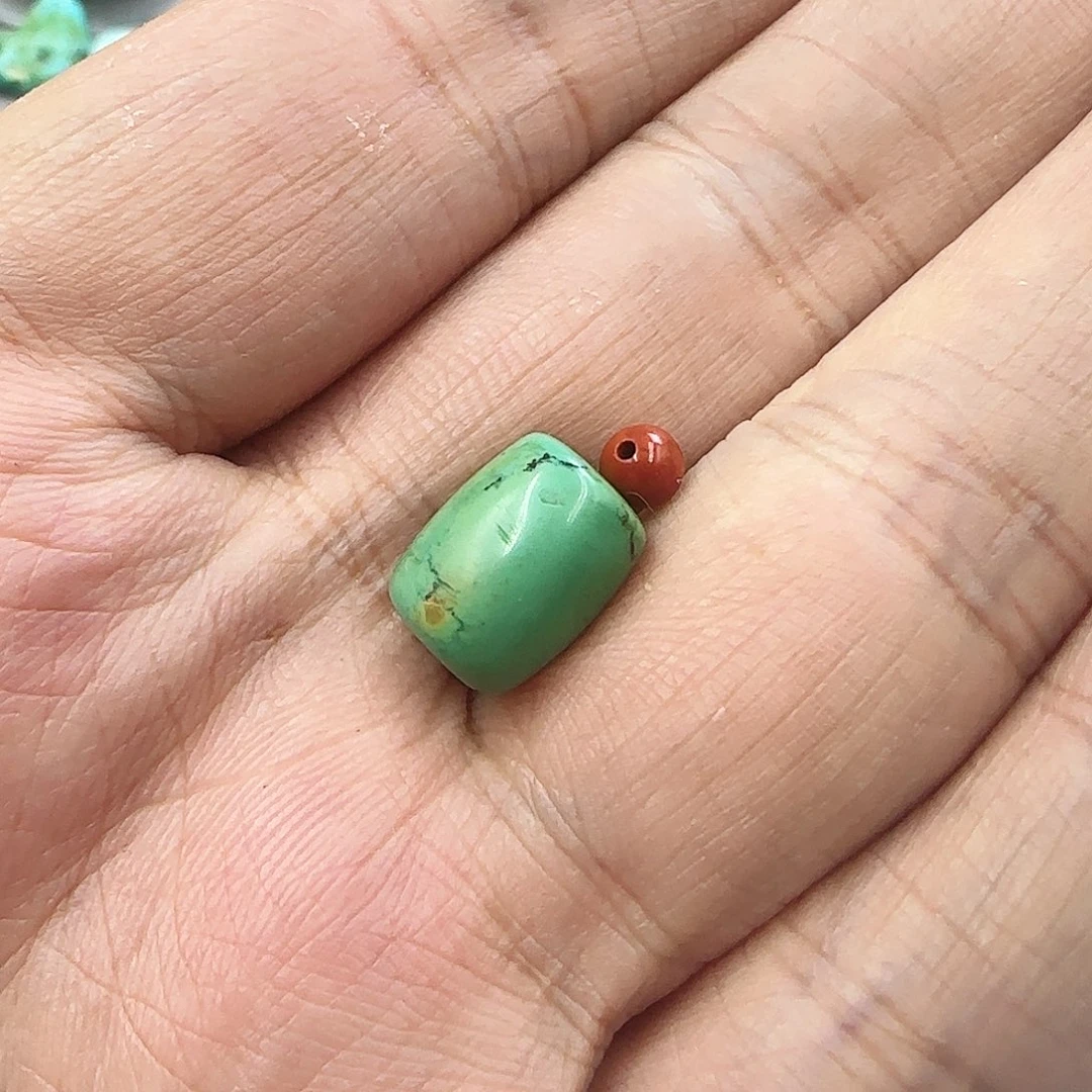 幸****南红玛瑙桶珠未镶嵌