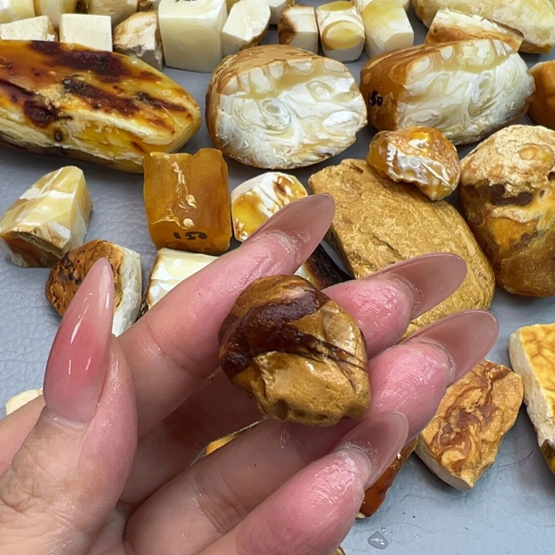 定制琥珀未镶嵌Y**y蜜蜡