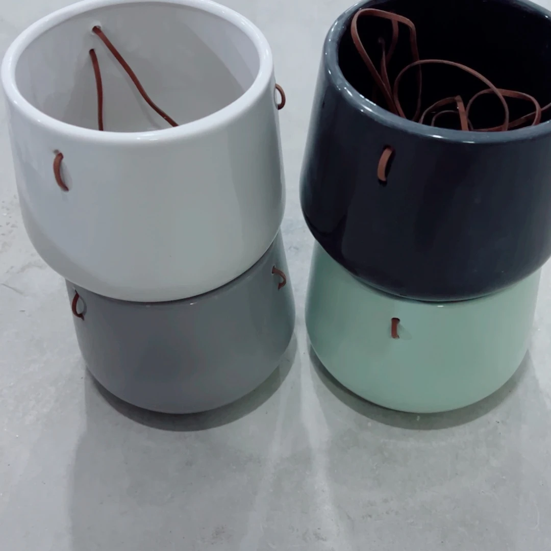 有孔，陶瓷花盆满10米包邮发货。