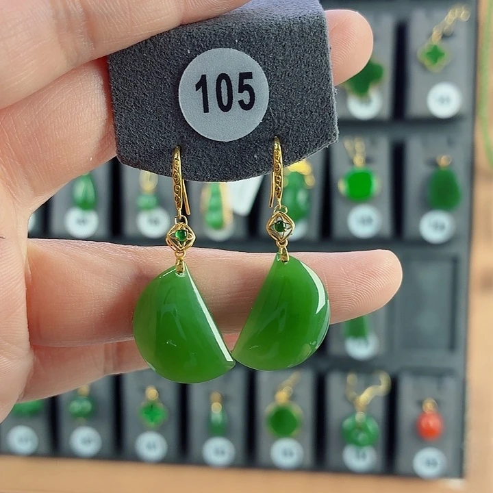 和田玉18K金镶嵌耳饰