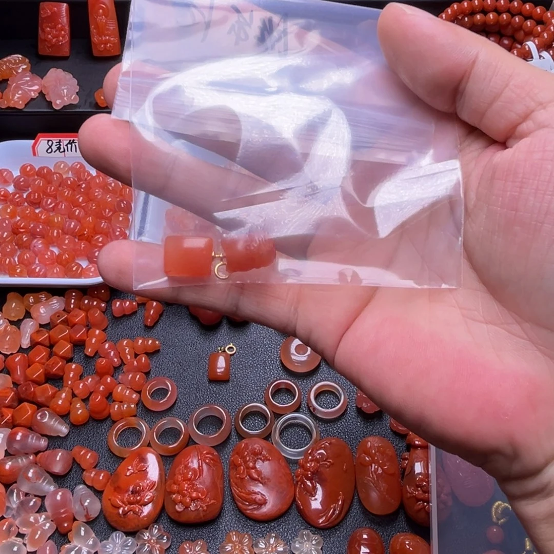 蝴***开南红玛瑙未镶嵌珠宝半成品