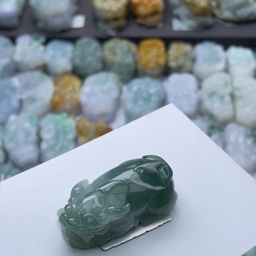 翡翠颈饰未镶嵌貔貅