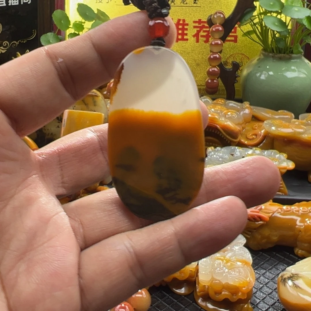 石英质玉未镶嵌颈饰