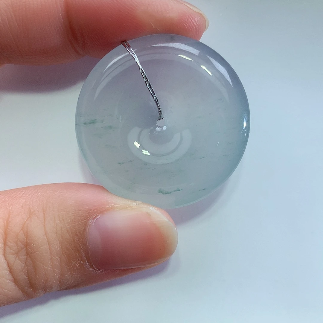 翡翠未镶嵌颈饰平安扣