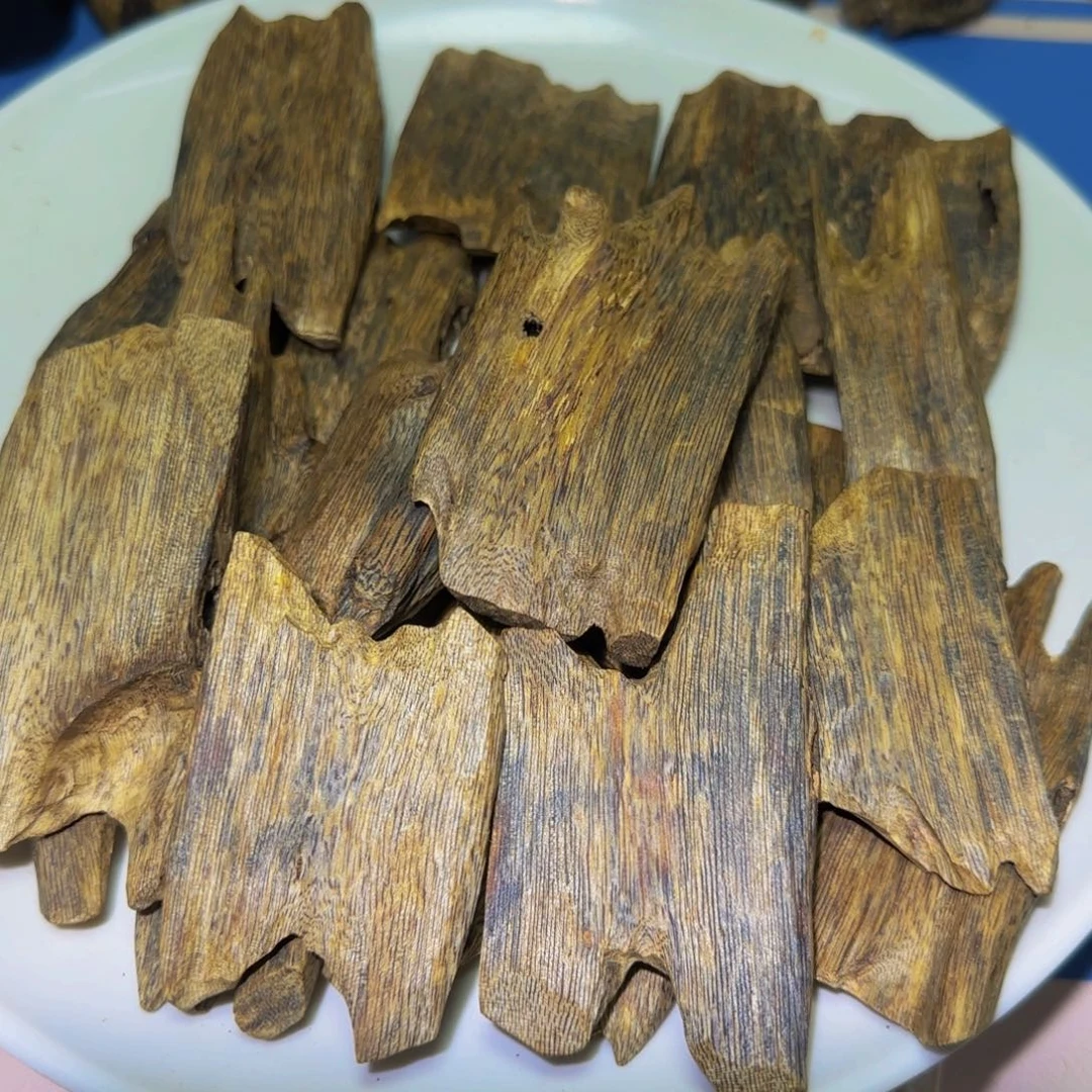 沉香手把件小*沉香奇楠海南老白棋大块323克