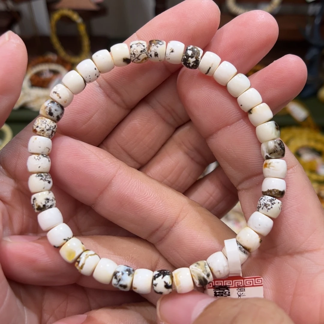 H***I裸石蜜蜡未镶嵌有瑕疵00006.3