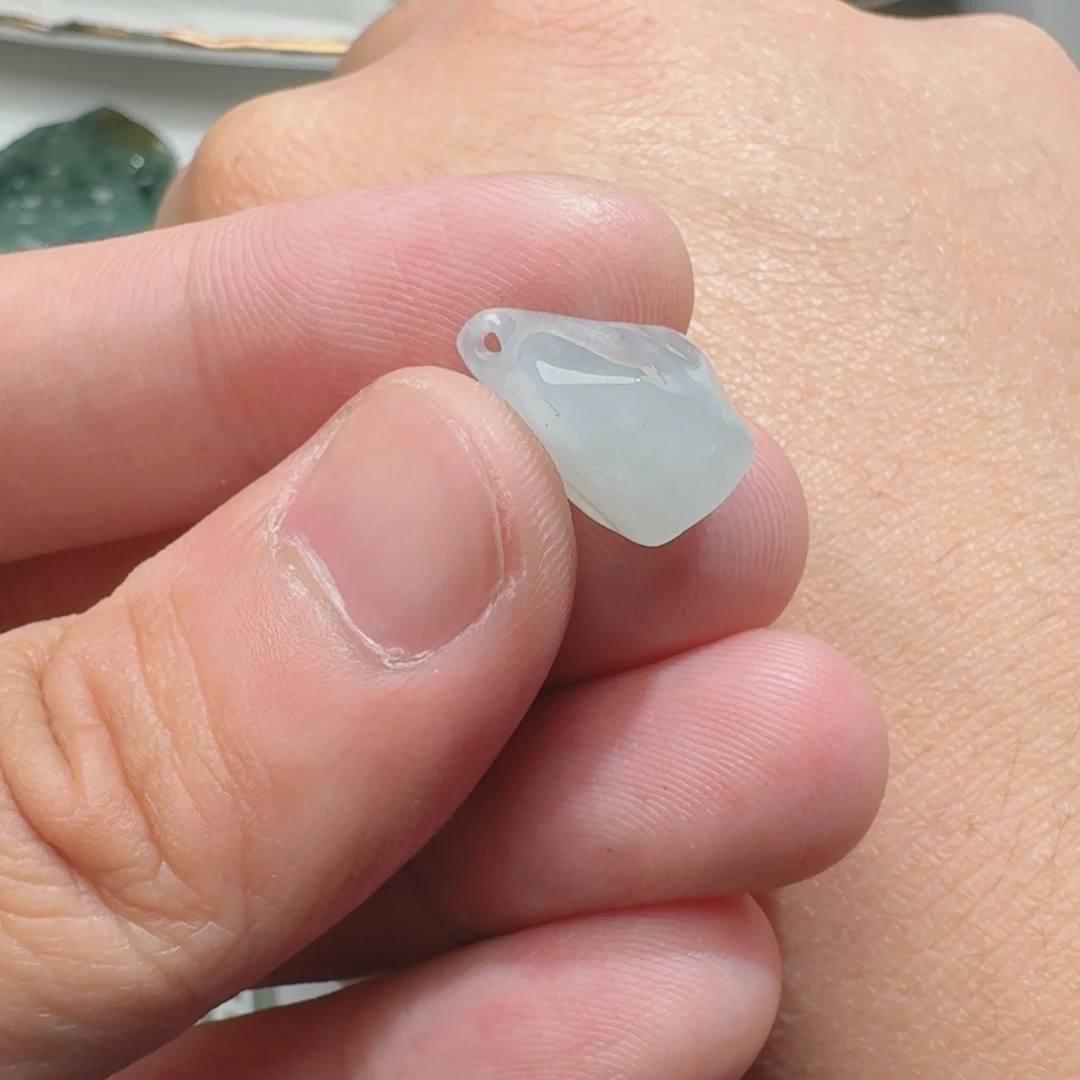 翡翠颈饰未镶嵌玉**宝天然缅甸翡翠A货随形吊坠