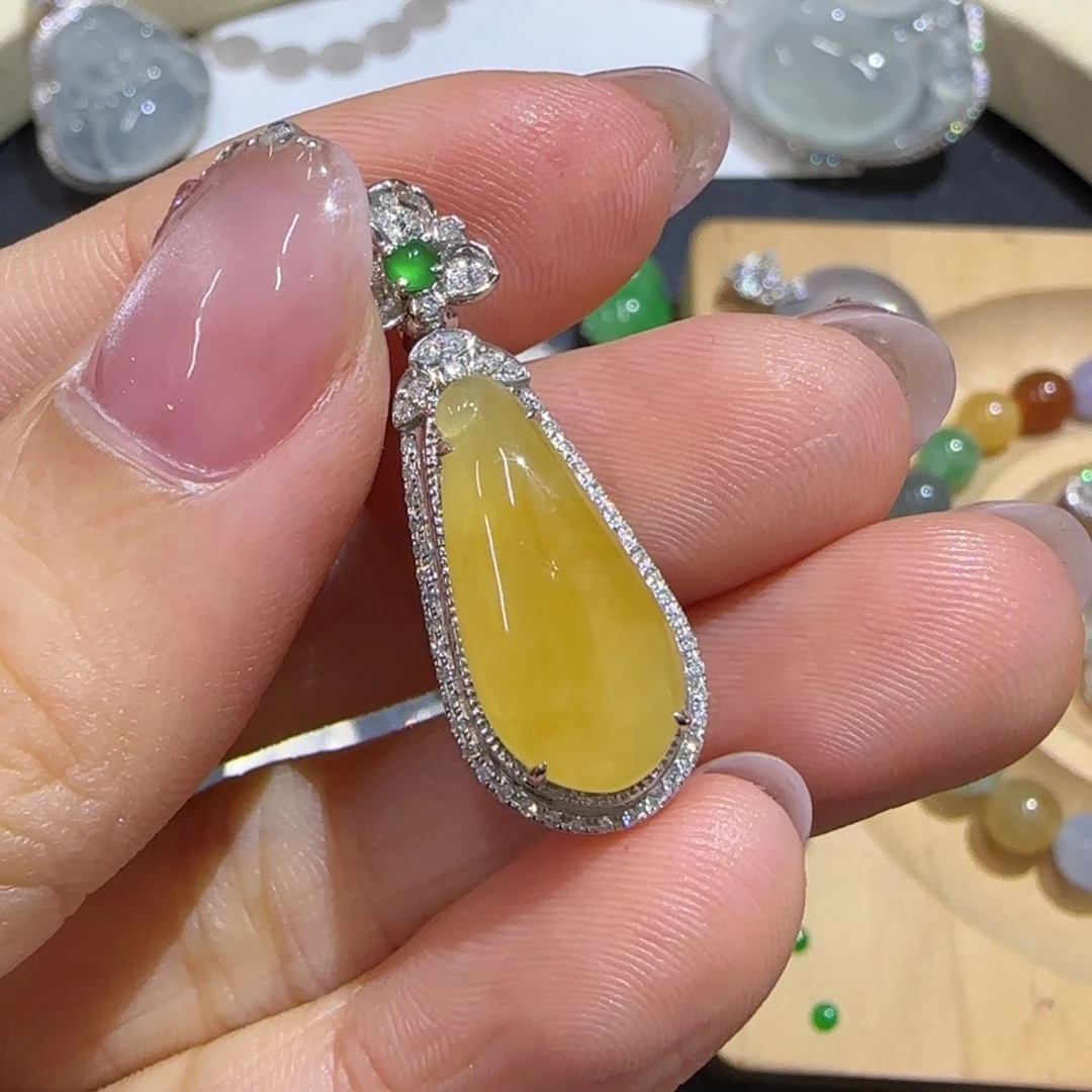 翡翠18K金镶嵌颈饰精品