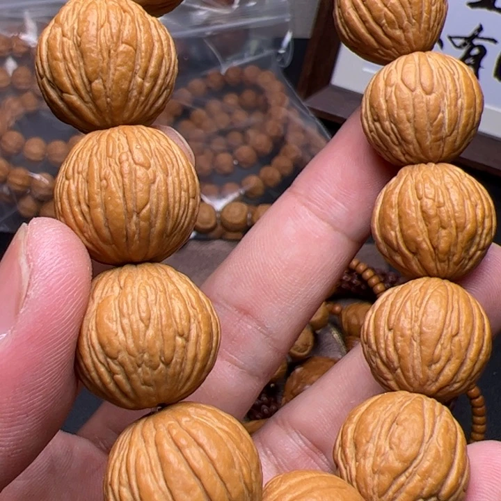 猴头核桃吊坠快快乐乐