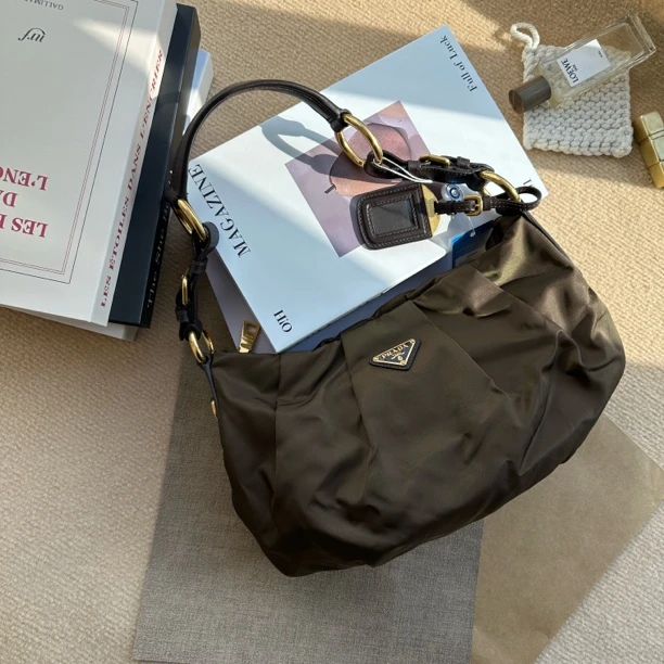 95新 Prada/普拉达 上海自播/普拉达单肩包