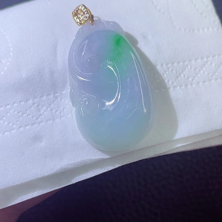 翡翠颈饰18K金镶嵌翡翠