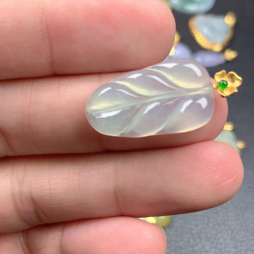 【闪购商品】颈饰18K金镶嵌翡翠翡翠