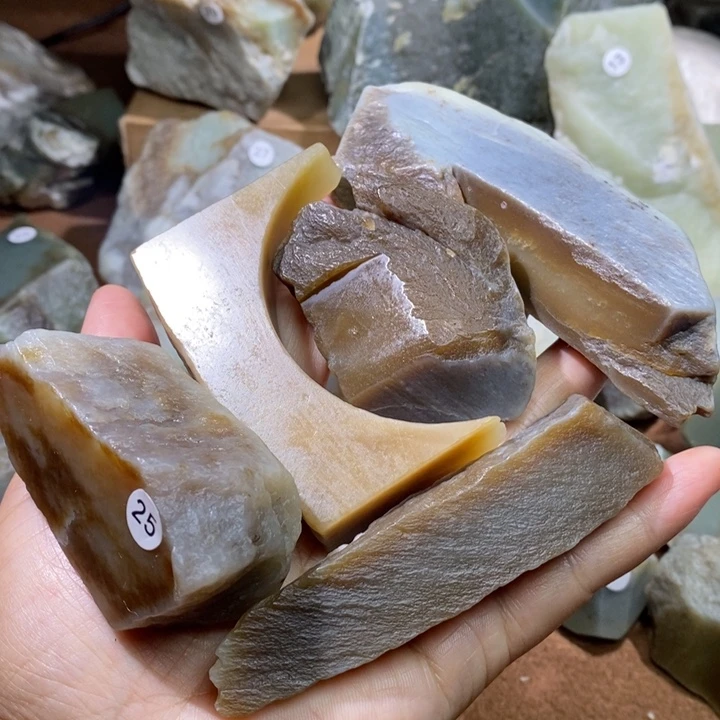 老***长和田玉未镶嵌挂件