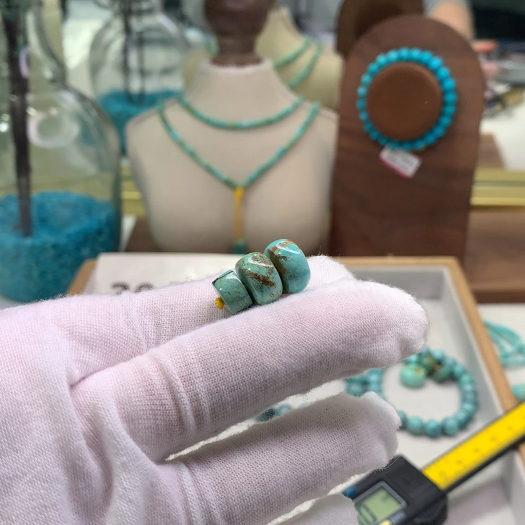 绿松石未镶嵌饰品