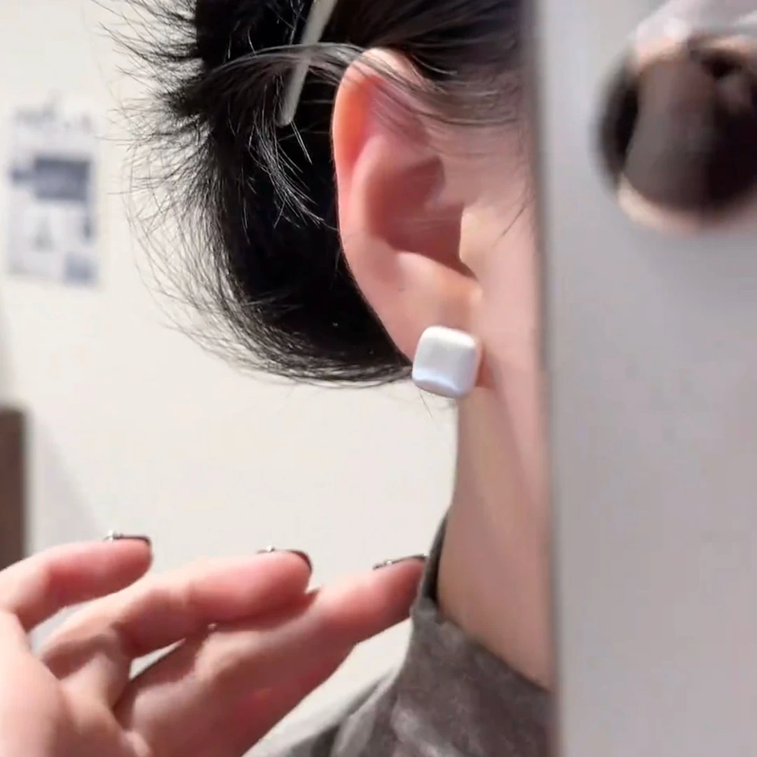 铜合金耳饰 方块拉丝耳扣轻奢高级感女神范耳坠独特设计流行耳饰