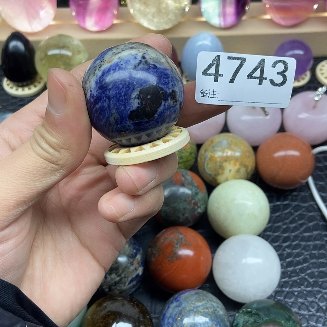 水晶摆件未镶嵌M****摆件