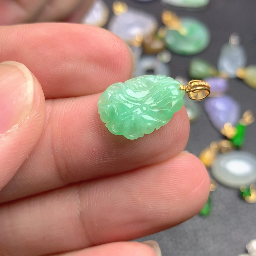 【闪购商品】颈饰18K金镶嵌翡翠翡翠