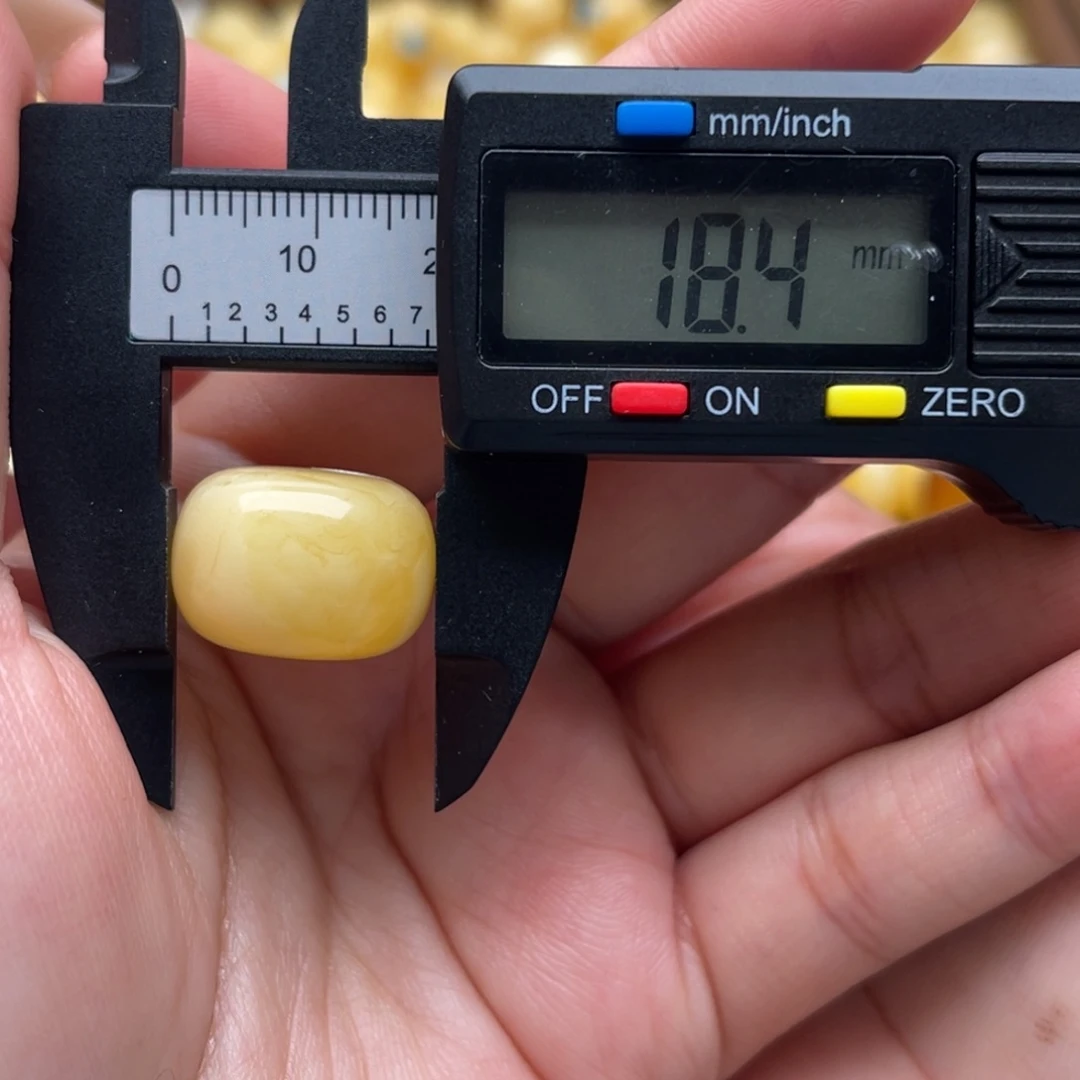 琥珀未镶嵌裸石蜜蜡墩子微瑕笑