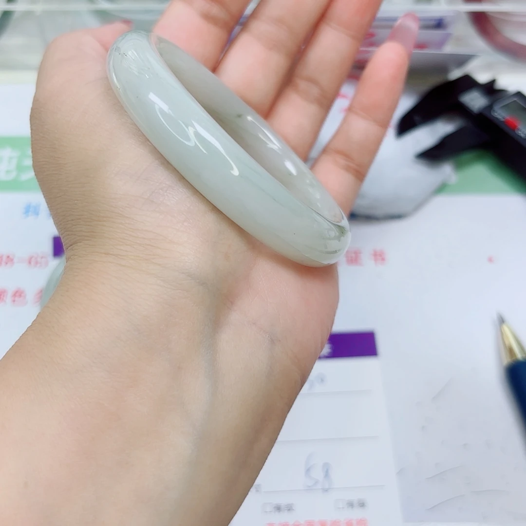 石英质玉未镶嵌手镯30/5857