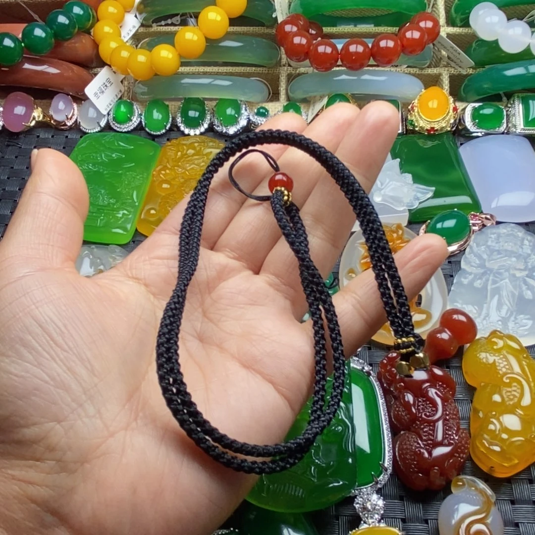 云***鹿玛瑙/玉髓未镶嵌颈饰