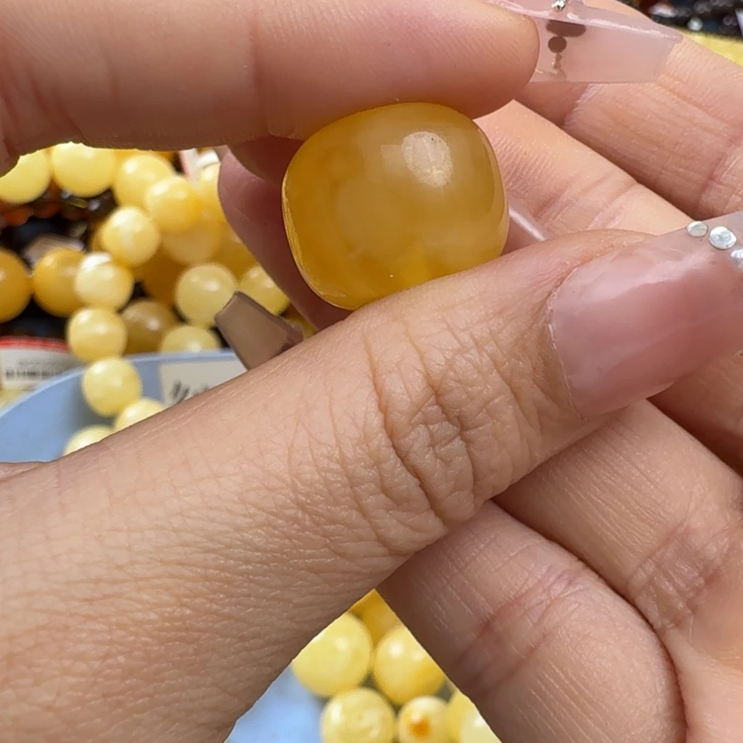 琥珀未镶嵌珠宝奇石