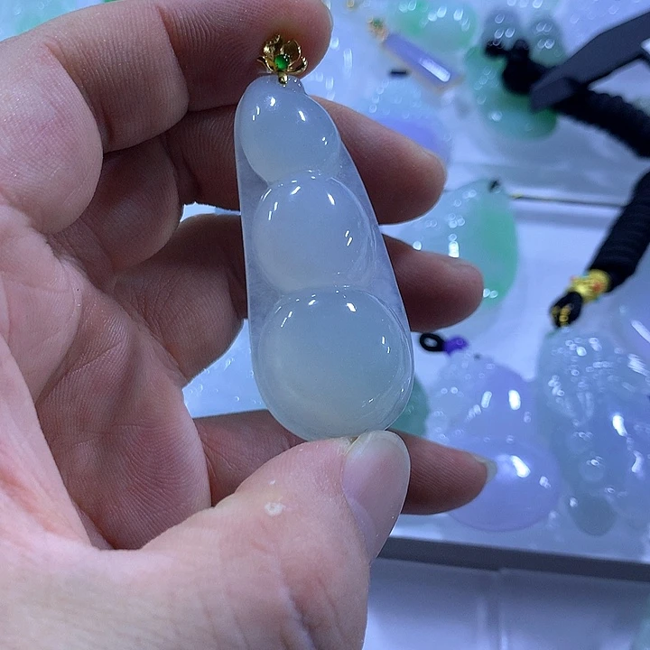 颈饰18K金镶嵌翡翠天然翡翠A货吊坠