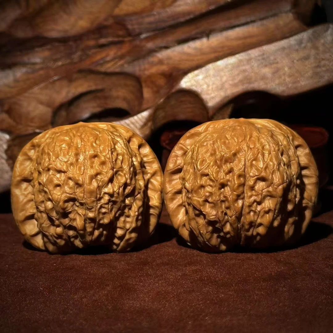 打底血麒麟核桃（瑕疵）——135