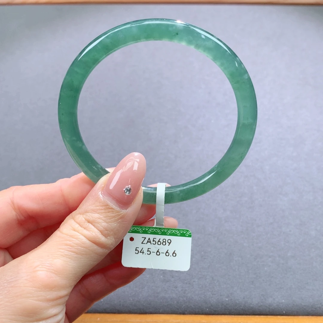 翡翠手镯未镶嵌天然翡翠手镯