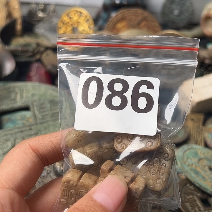 李***红铜复古文创工艺品