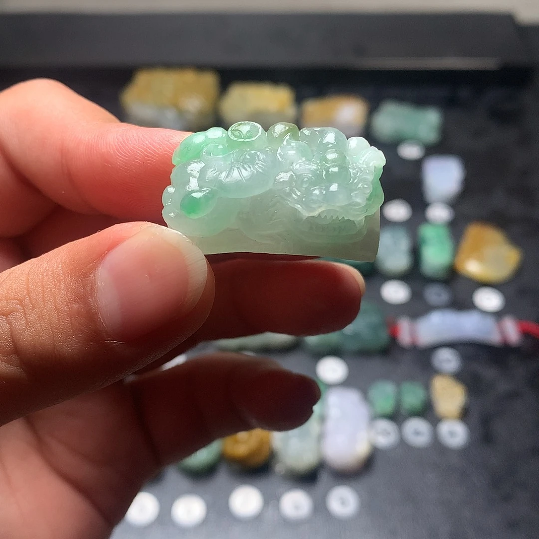 *****定制翡翠未镶嵌毛货手牌款口含珠霸王貔貅