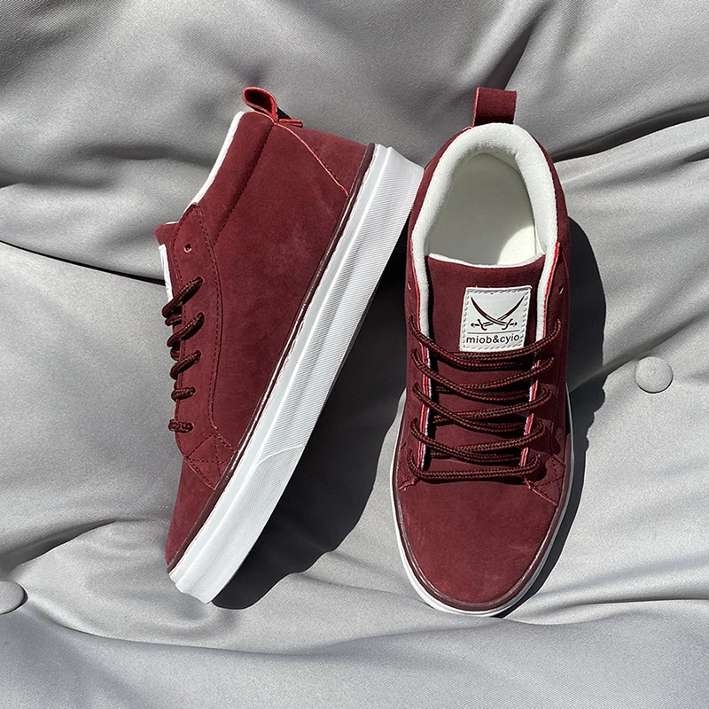 新款高颜值男鞋中帮运动鞋舒适休闲纯色板鞋经典酒红色潮流情侣鞋