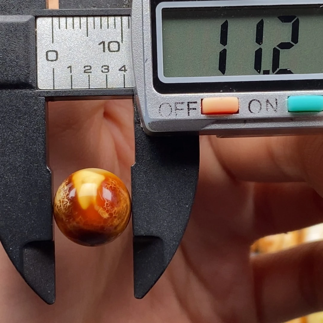 琥珀未镶嵌耳饰圆珠