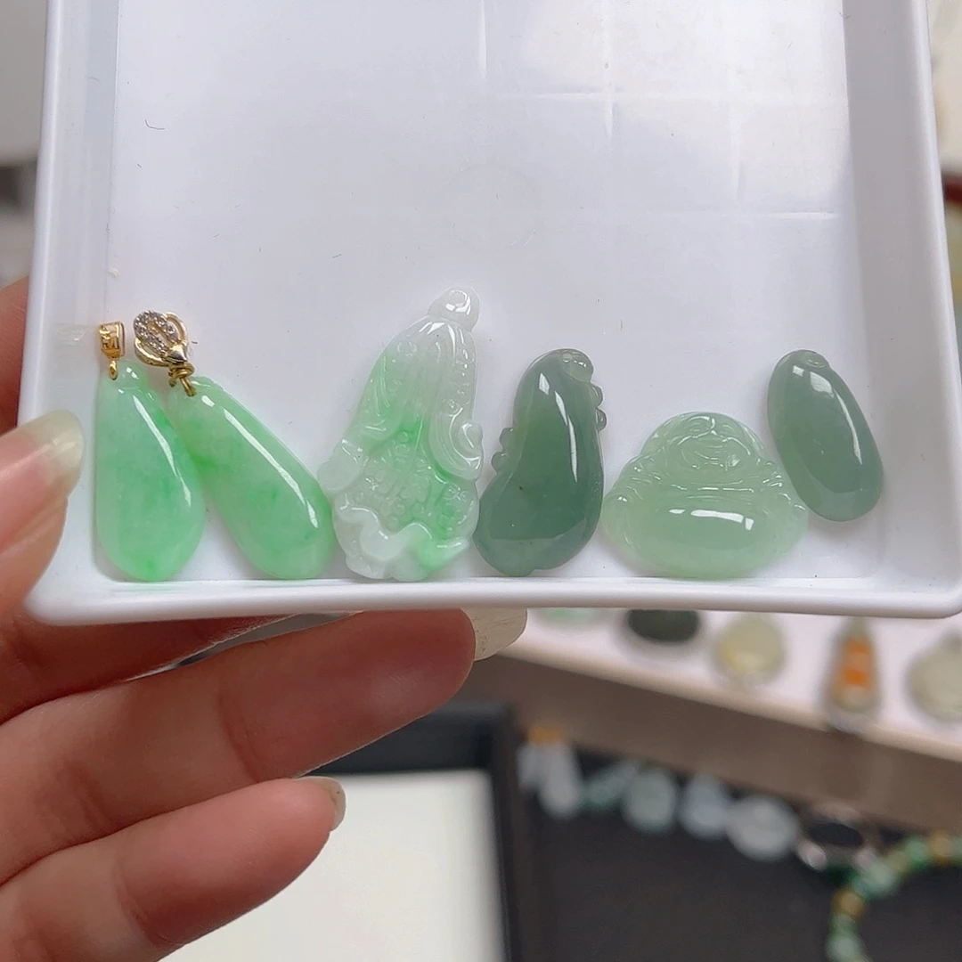 【闪购商品】翡翠颈饰未镶嵌出***仙吊坠