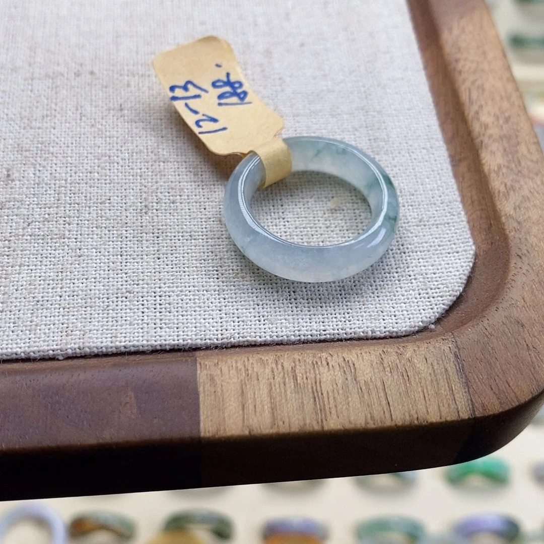 翡翠戒指未镶嵌润*13号港12.13