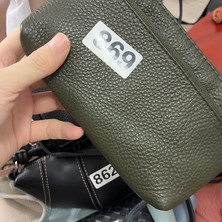 塑料头层牛皮头层牛皮单肩斜挎包