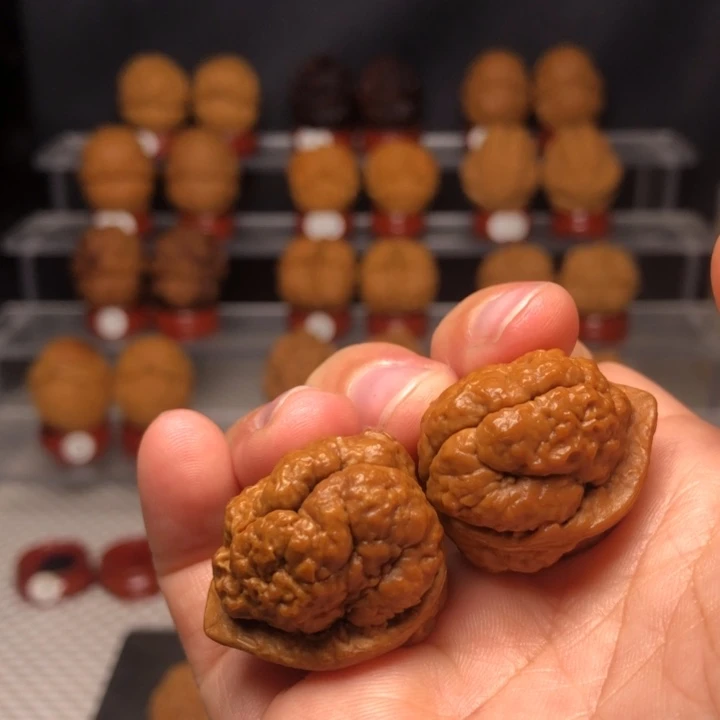 不***八文玩核桃把件208山羊王