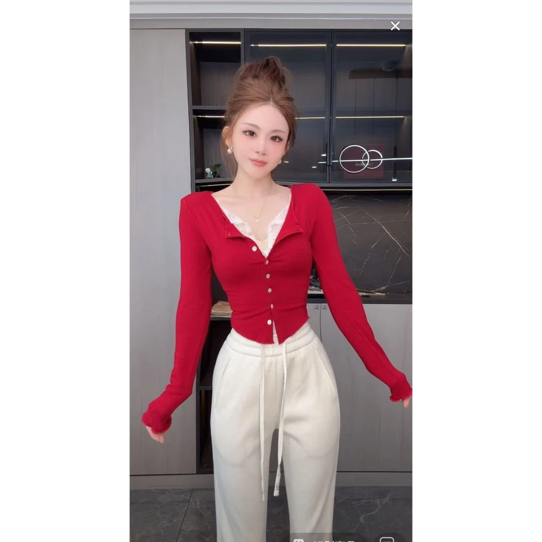 曼曼【温柔绽放】法式蕾丝拼接假两件长袖T恤3777#