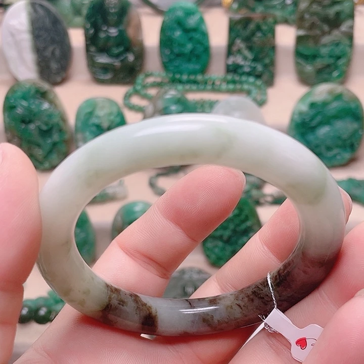 未镶嵌独山玉手镯