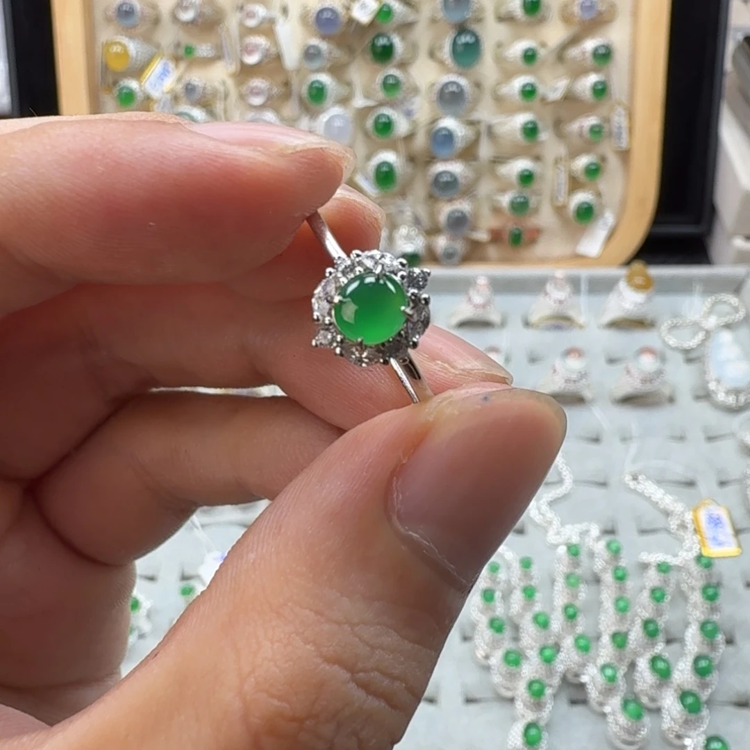 奶***奇翡翠银S925镶嵌戒指天然缅甸翡翠A货