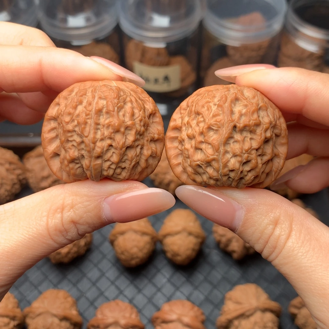 文玩核桃吊坠38血麒麟