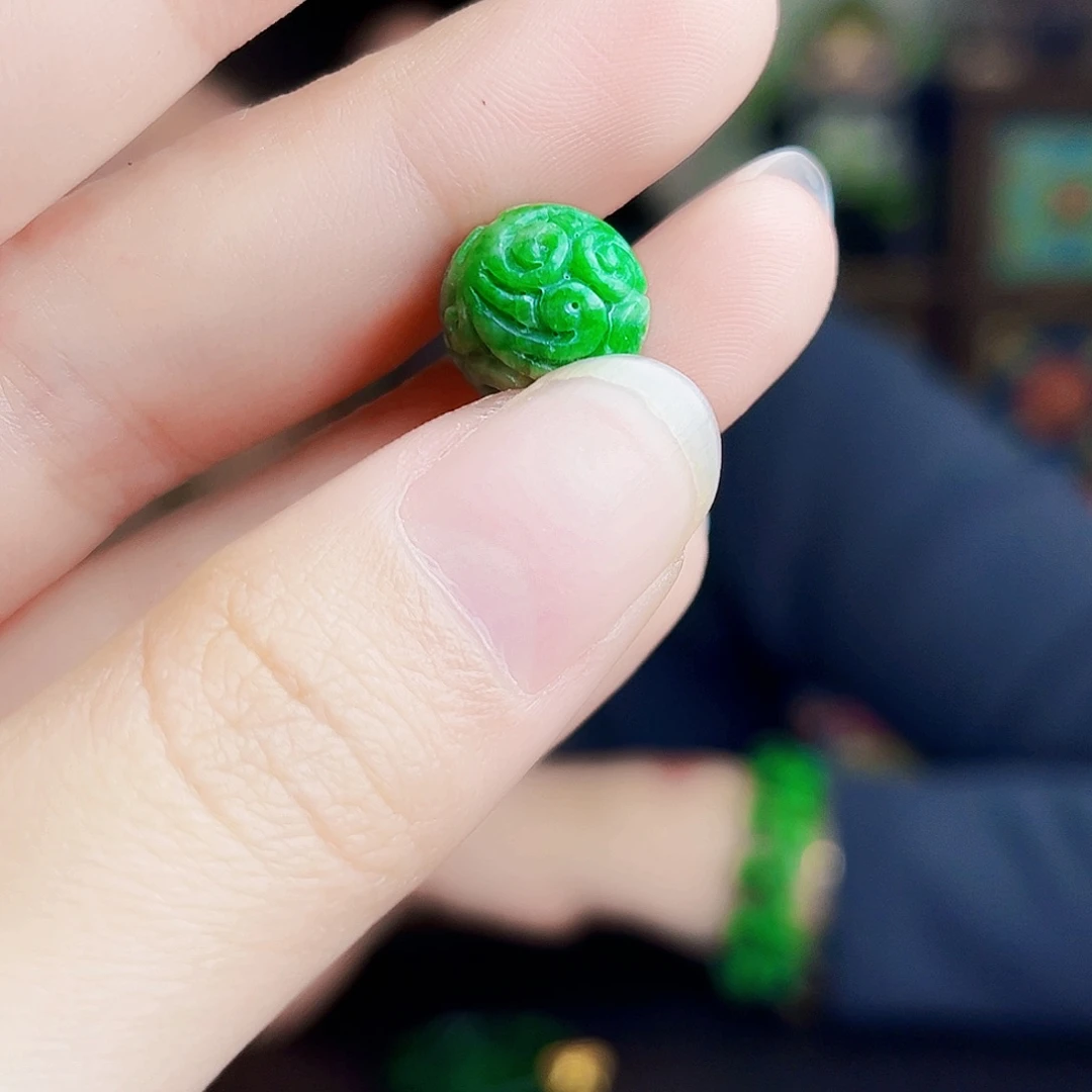 颈饰未镶嵌翡翠多样性