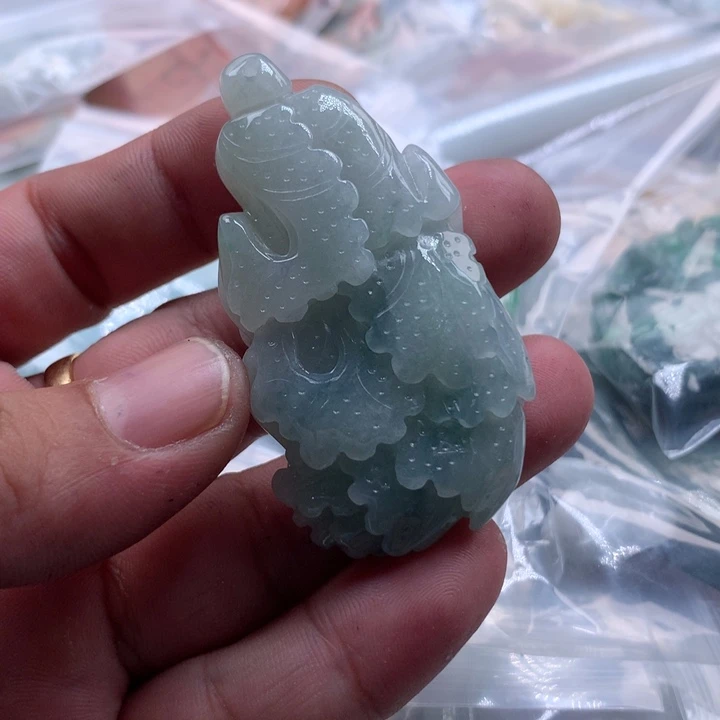 翡翠未镶嵌颈饰保真天然a货翡翠