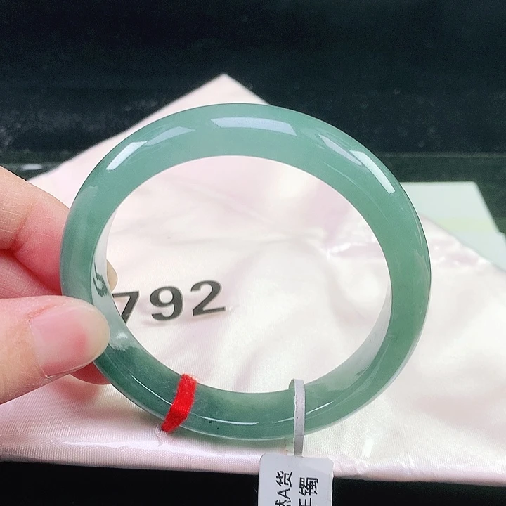 未镶嵌手镯翡翠792