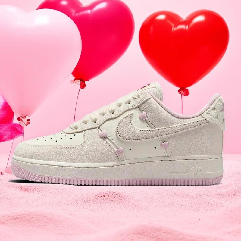 NIKE/耐克Air Force 1空军一号粉色情人节女款低帮板鞋HV5992-111