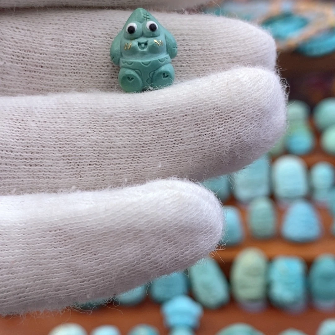 绿松石未镶嵌珠宝奇石