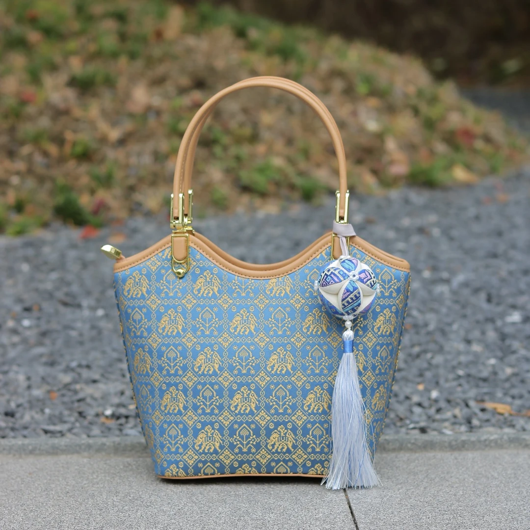 广西壮锦包包民族风手工菜篮子包轻奢休闲包包广西壮锦刺绣包女士