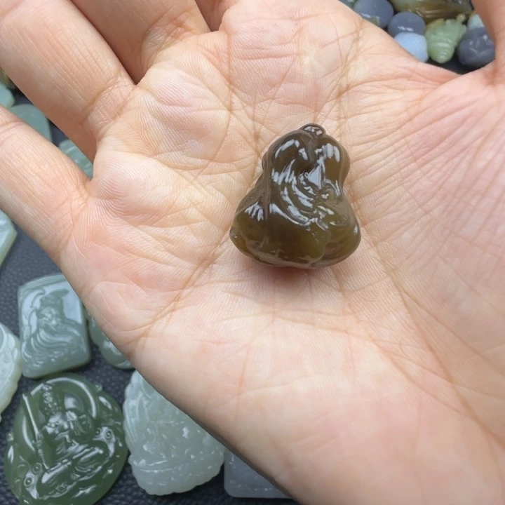 和田玉未镶嵌珠宝奇石