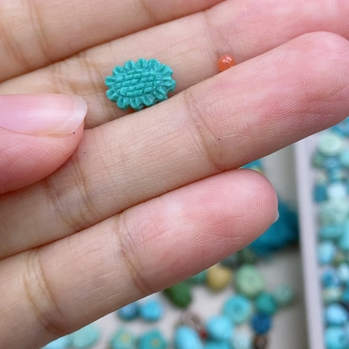 南红玛瑙未镶嵌珠宝奇石