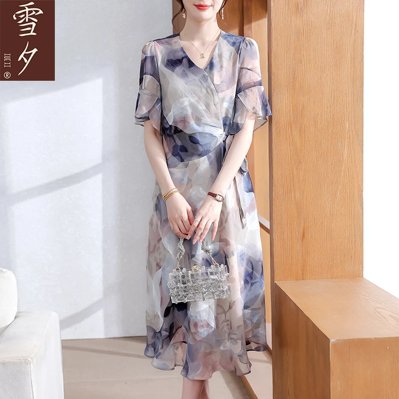 妈妈夏装连衣裙洋气2025新款中老年女夏时尚碎花收腰显瘦减龄裙子